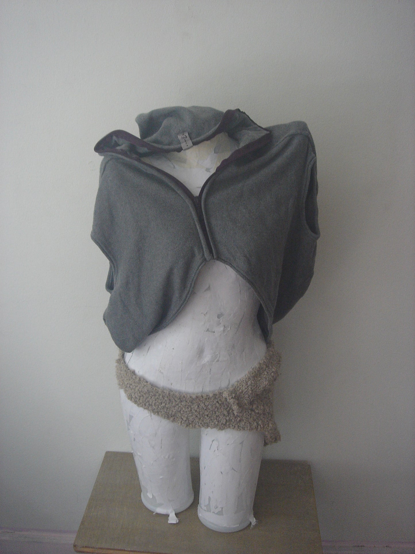Cop Copine avant-garde cropped hoodie